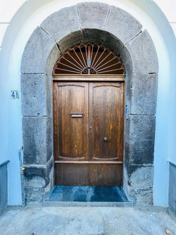 Palazzo Bougainvillea By Ritardo Aereo Meta Exterior foto