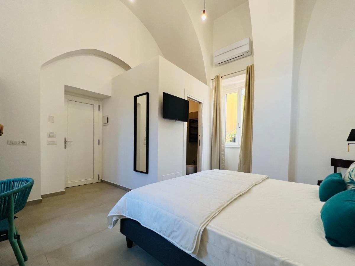 Palazzo Bougainvillea By Ritardo Aereo Meta Exterior foto